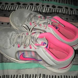 Size 8.5 Nike training shoes!